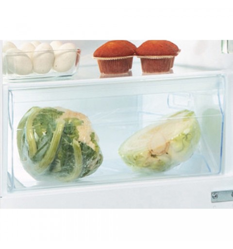 Whirlpool ART 3801 fridge-freezer Built-in 218 L F