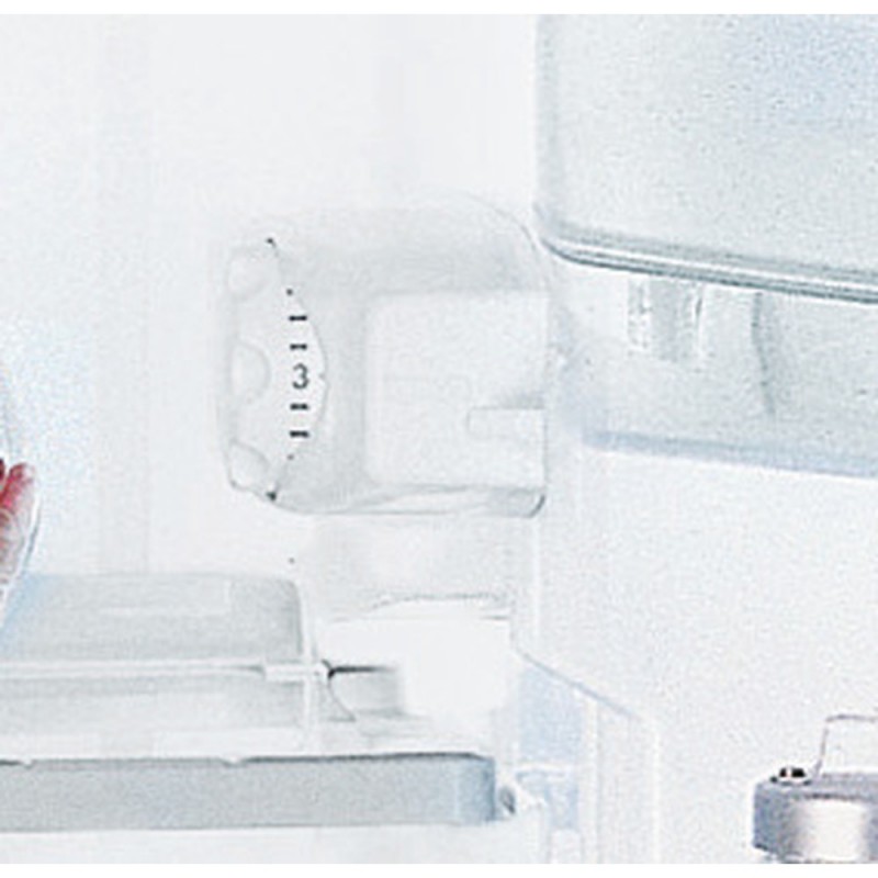 Indesit TAA 5 V 1 fridge-freezer Freestanding 415 L F White