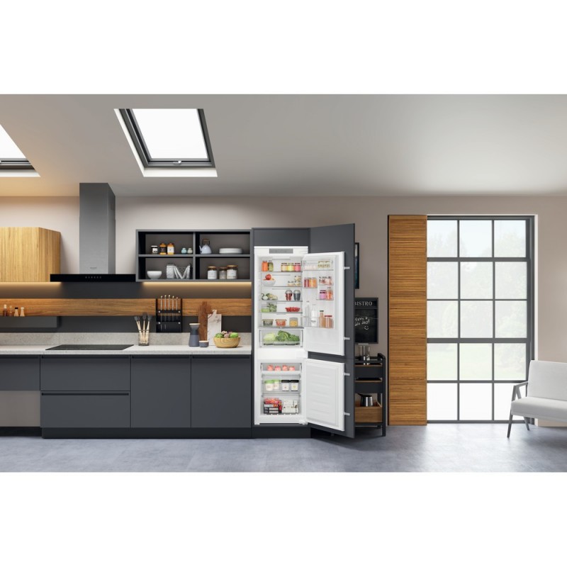 Hotpoint HAC18 T311 nevera y congelador Integrado 250 L F Blanco