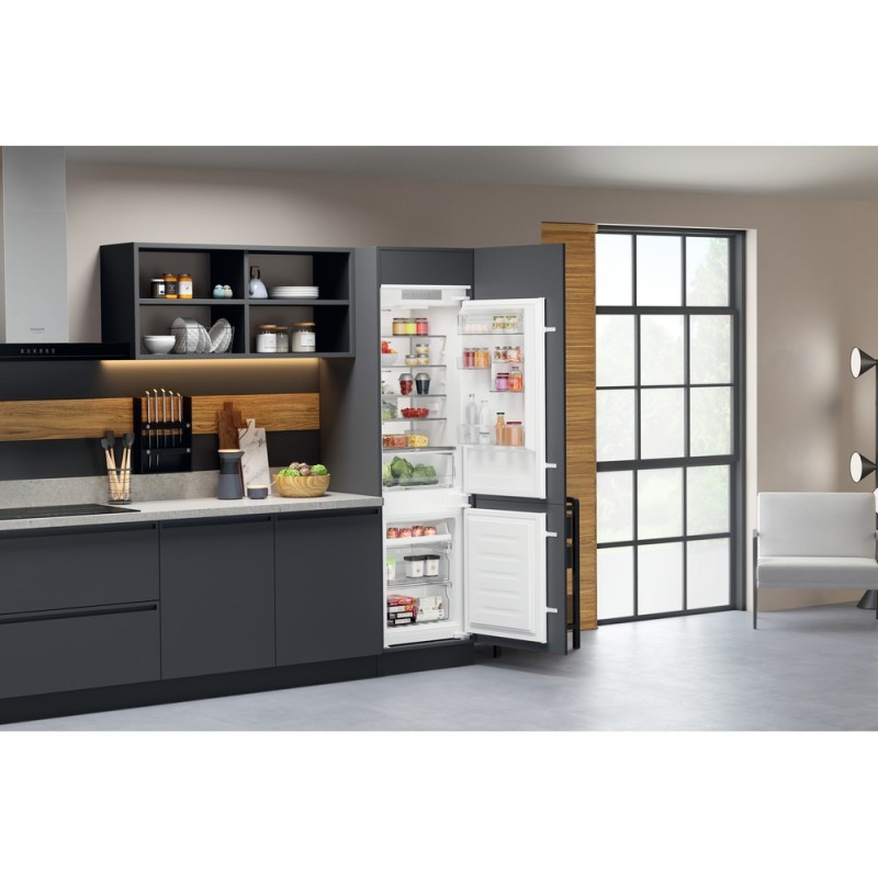Hotpoint HAC18 T311 Kühl- und Gefrierkombination Integriert 250 l F Weiß