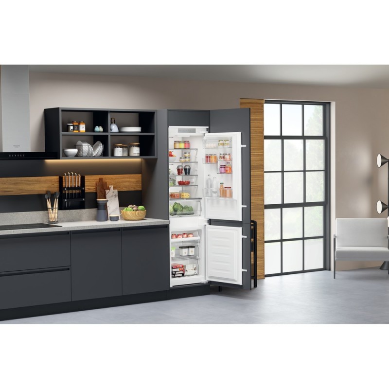 Hotpoint HAC18 T311 réfrigérateur-congélateur Intégré (placement) 250 L F Blanc
