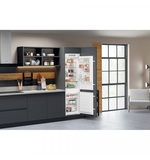 Hotpoint HAC18 T311 réfrigérateur-congélateur Intégré (placement) 250 L F Blanc