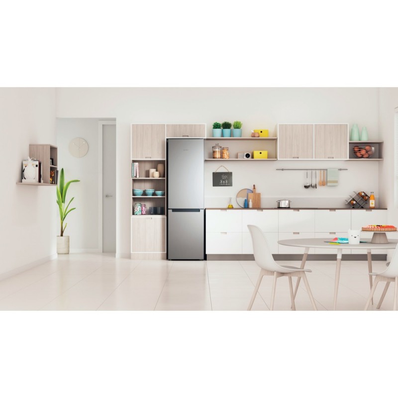 Indesit INFC9 TI22X fridge-freezer Freestanding 367 L E Stainless steel