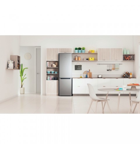 Indesit INFC9 TI22X fridge-freezer Freestanding 367 L E Stainless steel