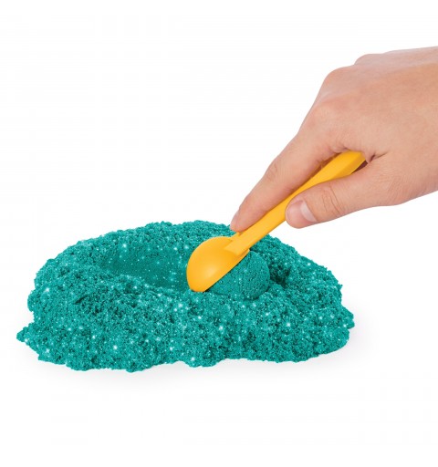 Kinetic Sand - Castello di sabbia glitterata, 453 g di Shimmer verde acqua, 5 formine e accessori, con vaschetta - per bambini