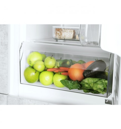 Hotpoint BCB 703011 fridge-freezer Built-in 273 L F White