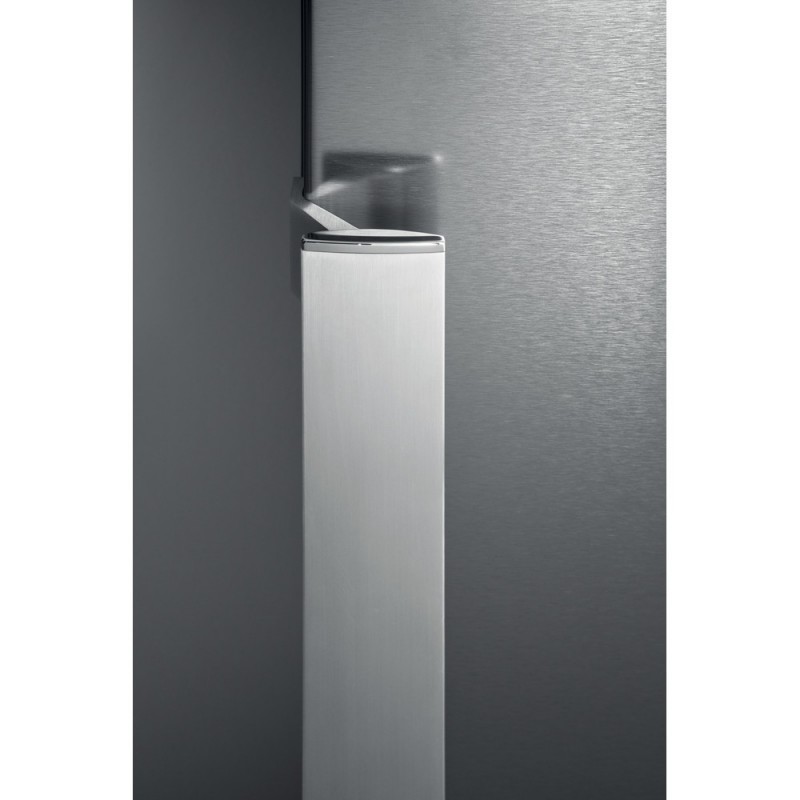 Whirlpool WB70E 972 X fridge-freezer Freestanding 462 L E Stainless steel