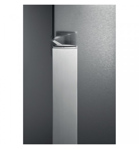 Whirlpool WB70E 972 X fridge-freezer Freestanding 462 L E Stainless steel