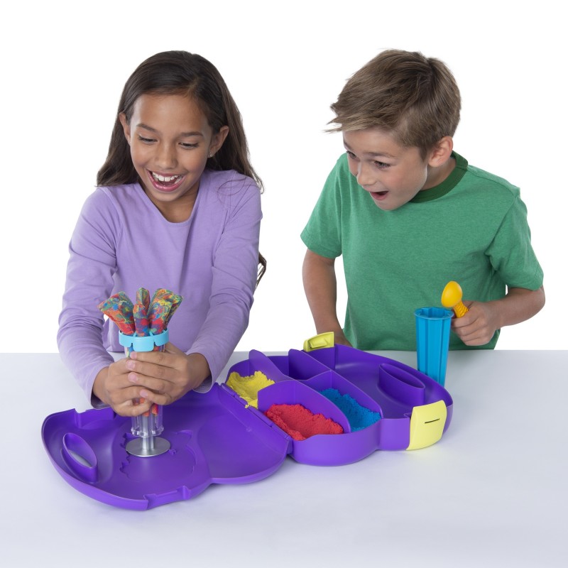 Kinetic Sand , escenario Sandwhirlz con 3 colores de (907 g) y más de 10 herramientas, para niños a partir de 3 años