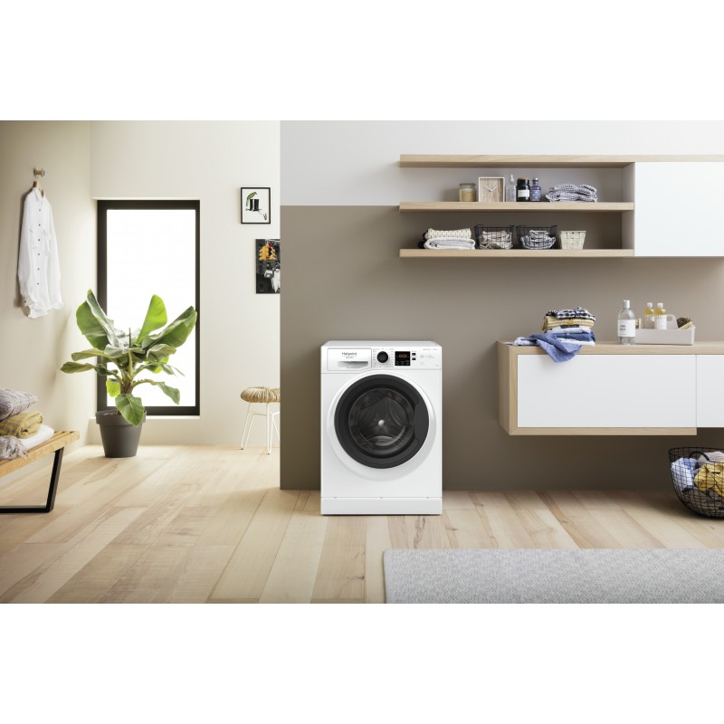 Hotpoint NF723WK IT N lavatrice Caricamento frontale 7 kg 1200 Giri min D Bianco