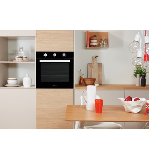 Indesit IFW 6530 BL forno 66 L A Nero