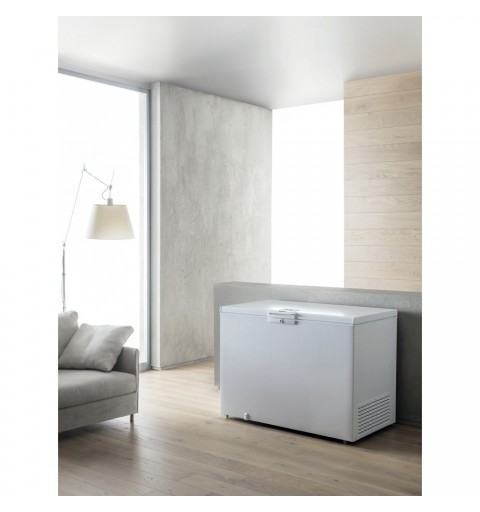 Whirlpool WHE22333 4 Freestanding D