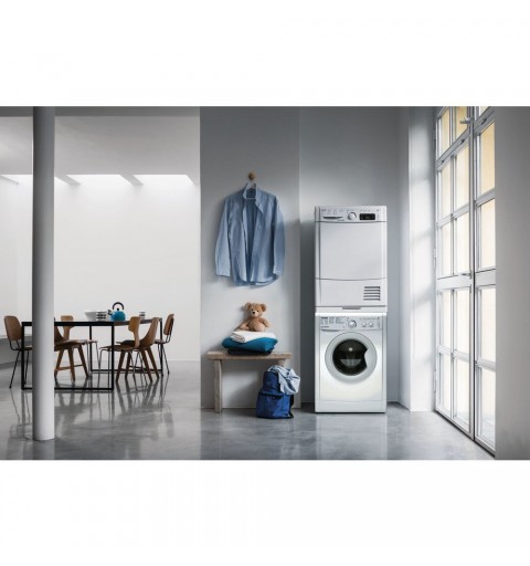 Indesit EWC 71252 W IT N lavadora Carga frontal 7 kg 1200 RPM E Blanco