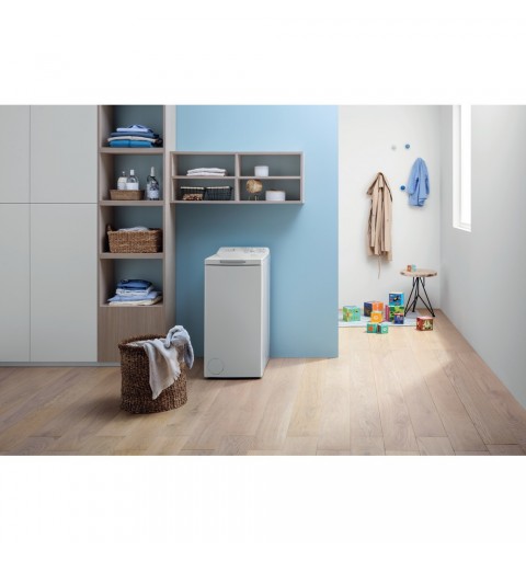 Indesit BTW L60300 IT N lavadora Carga superior 6 kg 1000 RPM D Blanco
