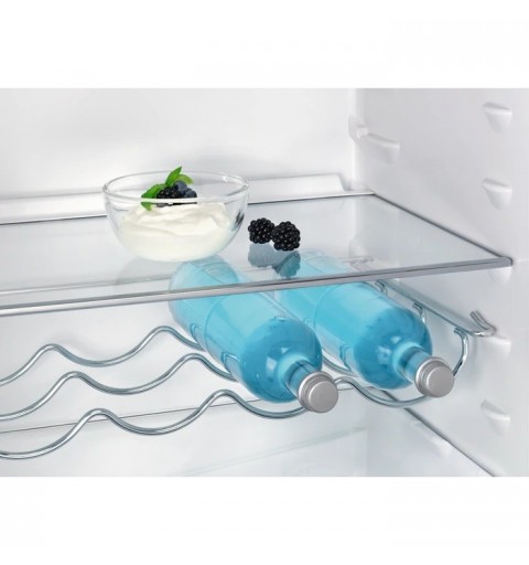Electrolux KNT7TF18S Kühl- und Gefrierkombination Integriert 254 l F Weiß