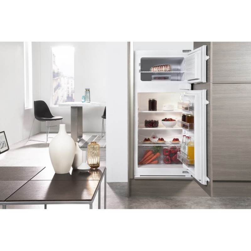 Whirlpool ART 3671 fridge-freezer Built-in 239 L F White