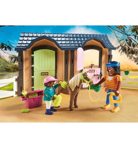Playmobil Country Reitunterricht mit Pferdeboxen