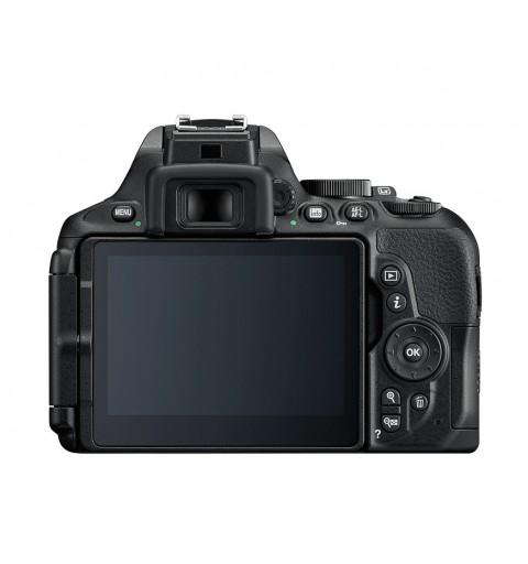 Nikon D5600 + AF-P DX 18-55mm VR + 8GB SD Kit d'appareil-photo SLR 24,2 MP CMOS 6000 x 4000 pixels Noir