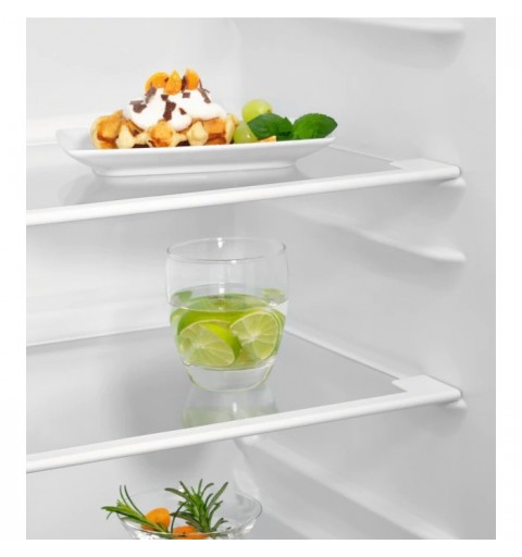 Electrolux KTB1AF14S fridge-freezer Built-in 218 L F White