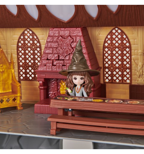 Wizarding World HARRY POTTER - CHÂTEAU DE POUDLARD MAGICAL MINIS - Château Poudlard Avec Effets Sonores et Lumineux - Figurine