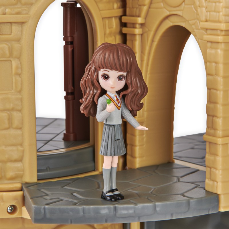 Wizarding World Harry Potter, Magical Minis Hogwarts Castle with 12 Accessories, Lights, Sounds & Exclusive Hermione Doll, Kids