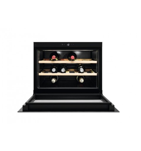 Electrolux KBW5X Refroidisseur de vin thermoélectrique Intégré (placement) Noir, Acier inoxydable 18 bouteille(s)