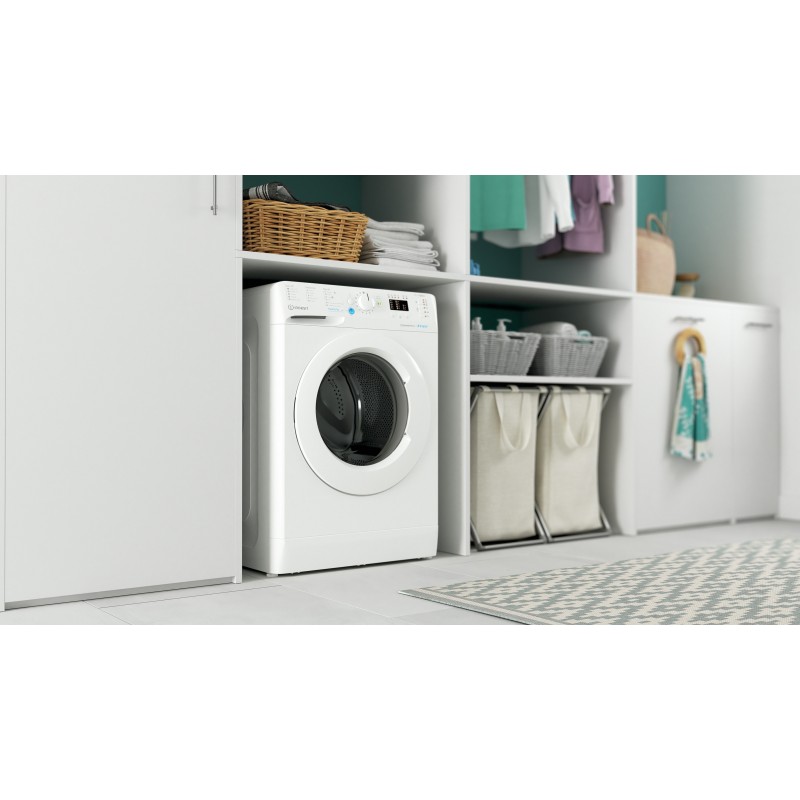 Indesit BWA 71083X W IT lavadora Carga frontal 7 kg 1000 RPM D Blanco