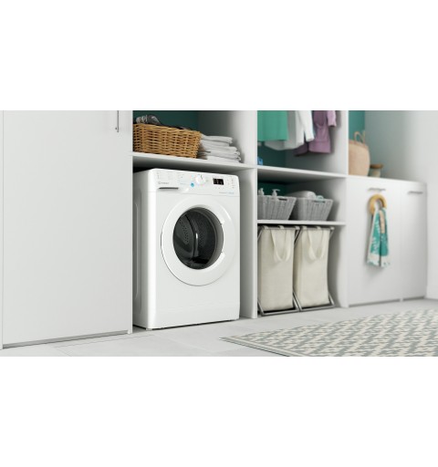 Indesit BWA 71083X W IT lavadora Carga frontal 7 kg 1000 RPM D Blanco