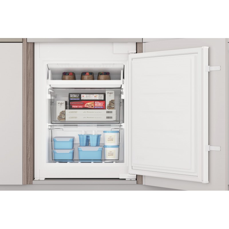 Indesit INC18 T111 réfrigérateur-congélateur Intégré (placement) 250 L F Blanc