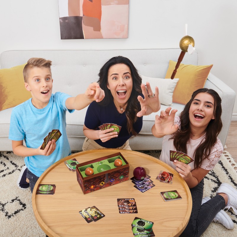 Wizarding World Harry Potter Catch The Golden Snitch, A Quidditch Board Game for Witches, Wizards and Muggles