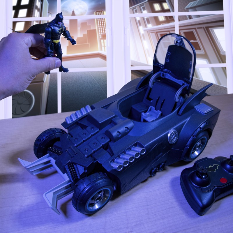 DC Comics Batman Launch and Defend Batmobile Remote Control Vehicle with Exclusive 4-inch Batman Figure, Kids Toys for Boys