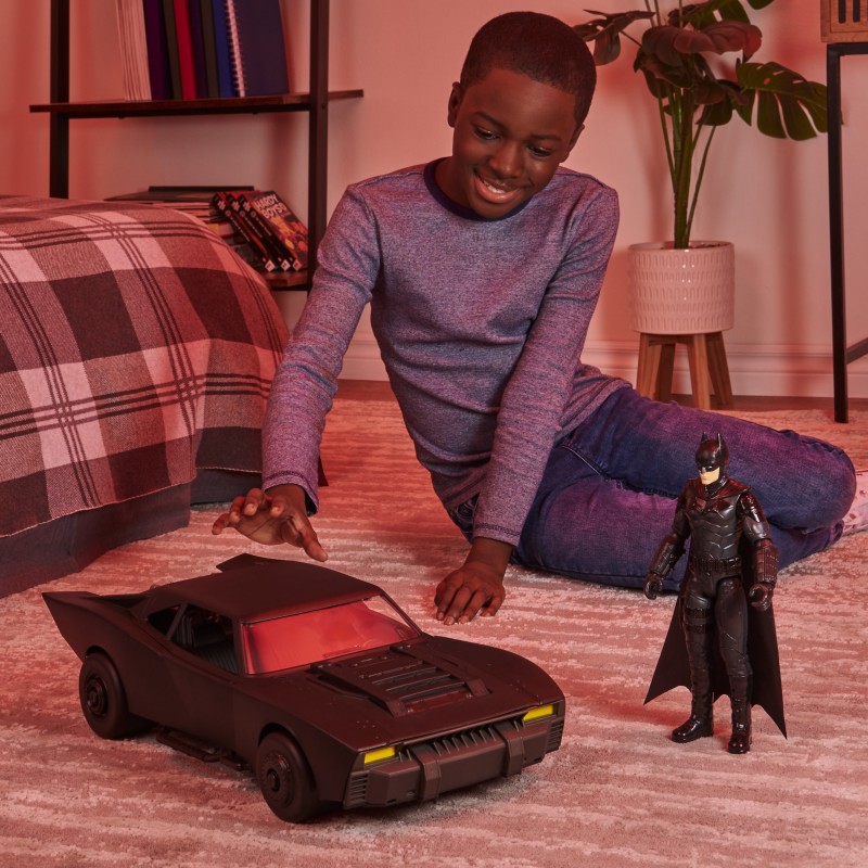 DC Comics Batman Batmobile con figura de Batman de 30 cm, coleccionable de la película The Batman