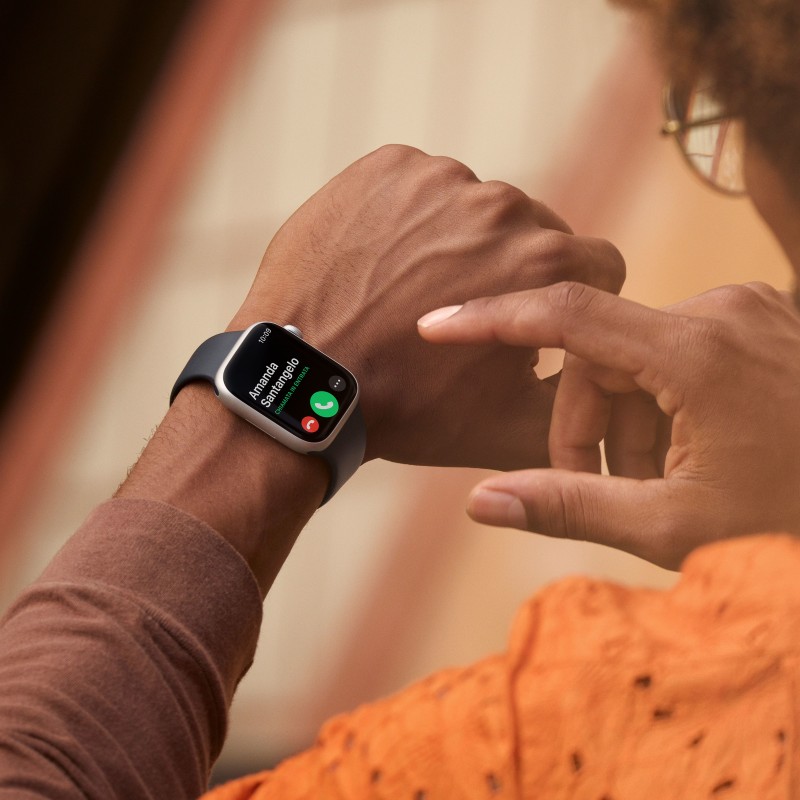 Apple Watch Series 8 OLED 45 mm Argent GPS (satellite)