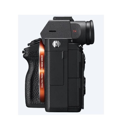 Sony α 7 III + 28-70mm MILC 24.2 MP CMOS 6000 x 4000 pixels Black
