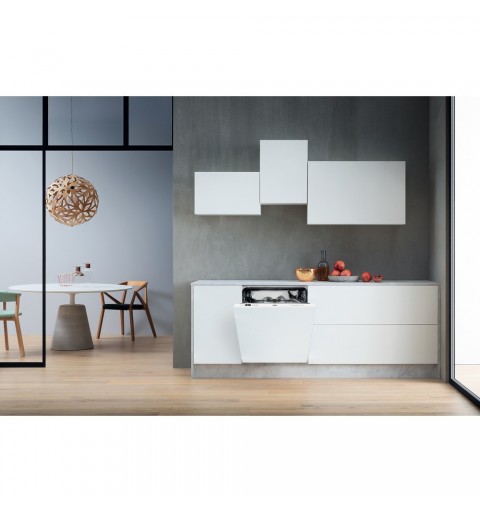 Whirlpool WIS 5010 lavavajilla Completamente integrado 13 cubiertos F