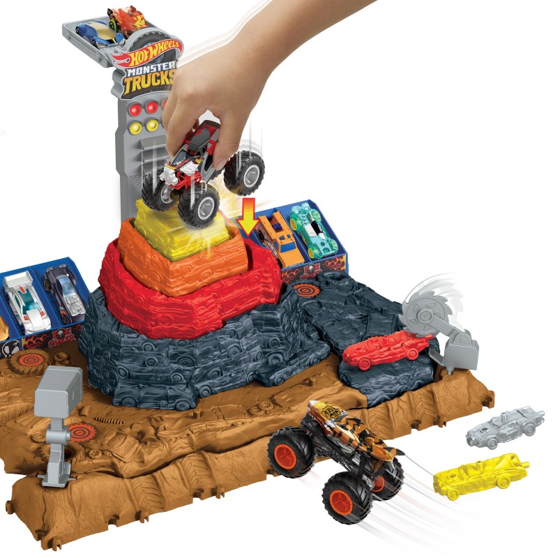 Hot Wheels Monster Trucks Arena Smashers Bone Shaker Ultimate Crush Yard Playset