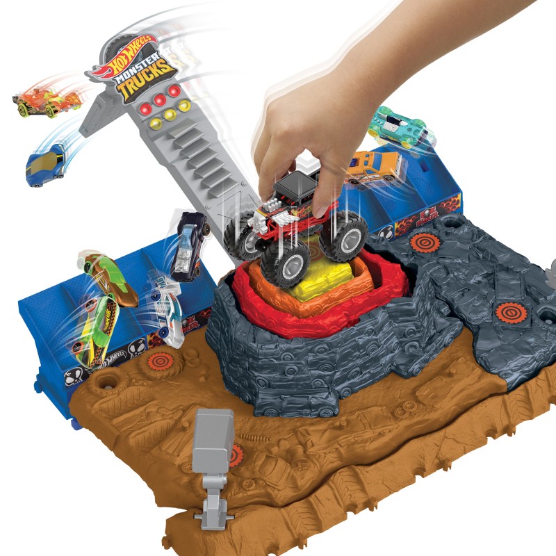 Hot Wheels Monster Trucks Arena Smashers Bone Shaker Ultimate Crush Yard Playset