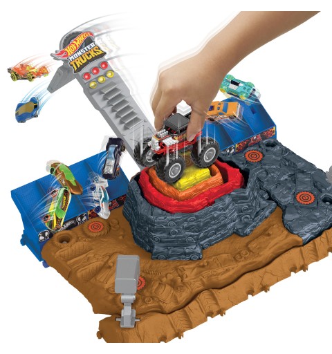 Hot Wheels Monster Trucks Arena Smashers Bone Shaker Ultimate Crush Yard Playset