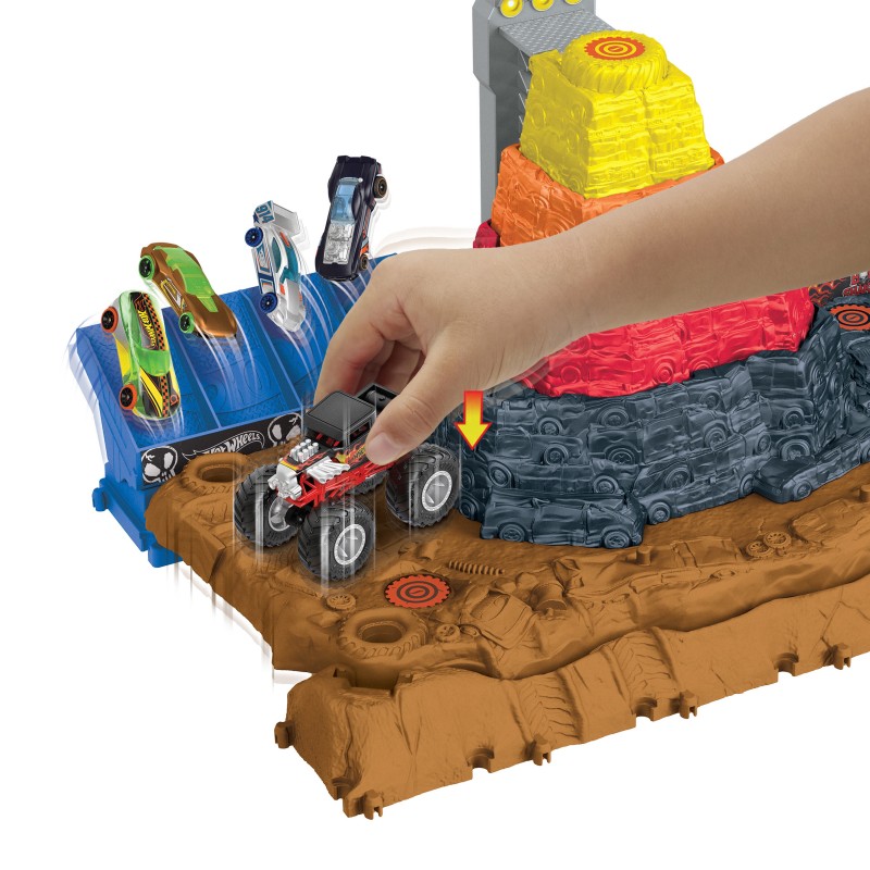 Hot Wheels Monster Trucks Arena Smashers Bone Shaker Ultimate Crush Yard Playset