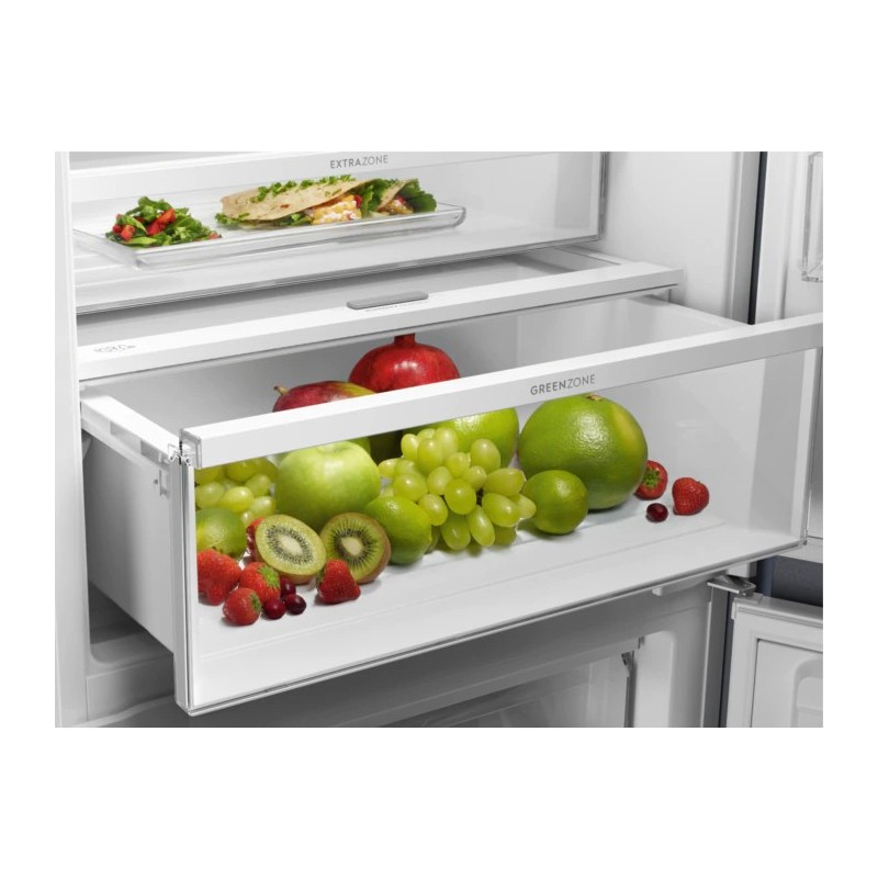 Electrolux KNS7TE75S fridge-freezer Built-in 376 L E White