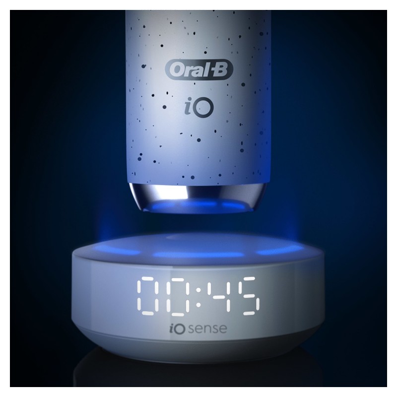 Oral-B iO Spazzolino Elettrico Ricaricabile 10 Bianco,1 Testina, 1 Custodia Da Viaggio ricaricabile, 1 Caricatore Sense