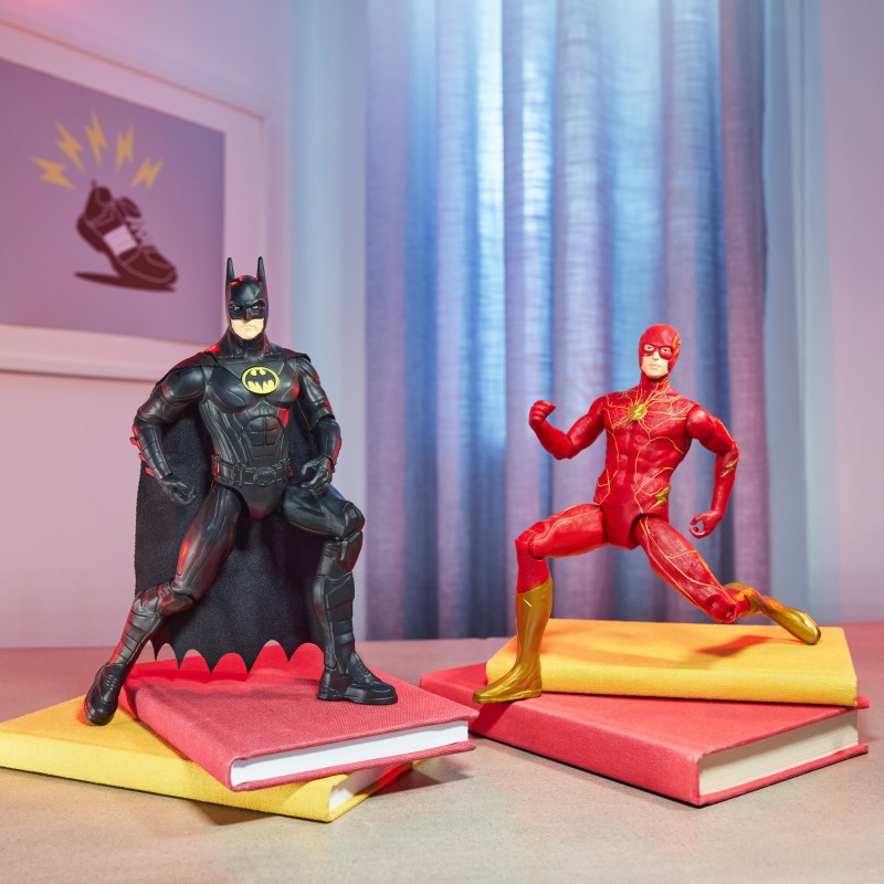 DC Comics , The Flash, Personaggio di Flash da 30 cm, Personaggio 30 cm con decorazioni originali del film The Flash e 11 punti