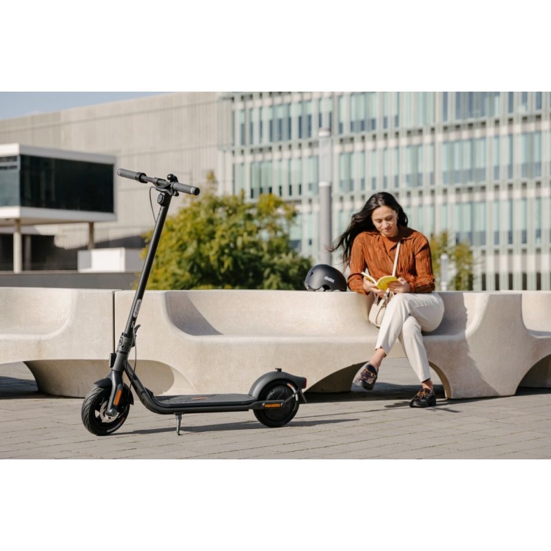 Ninebot by Segway KickScooter F2 E 25 km h Noir 10,2 Ah