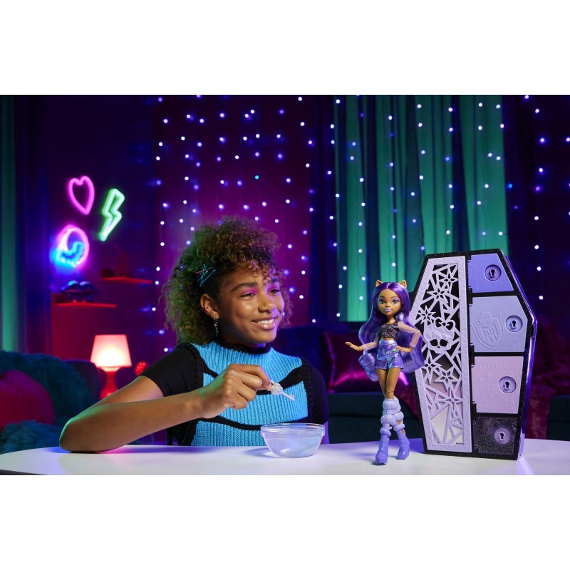 Monster High HNF74 doll