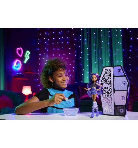 Monster High HNF74 doll