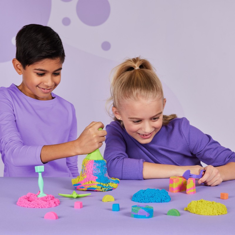 Kinetic Sand SABLE MAGIQUE - SQUISH N'CREATE 380 G + 5 MOULES - Créez Différentes Formes Hypnotisantes avec Ce Sable Magique Et