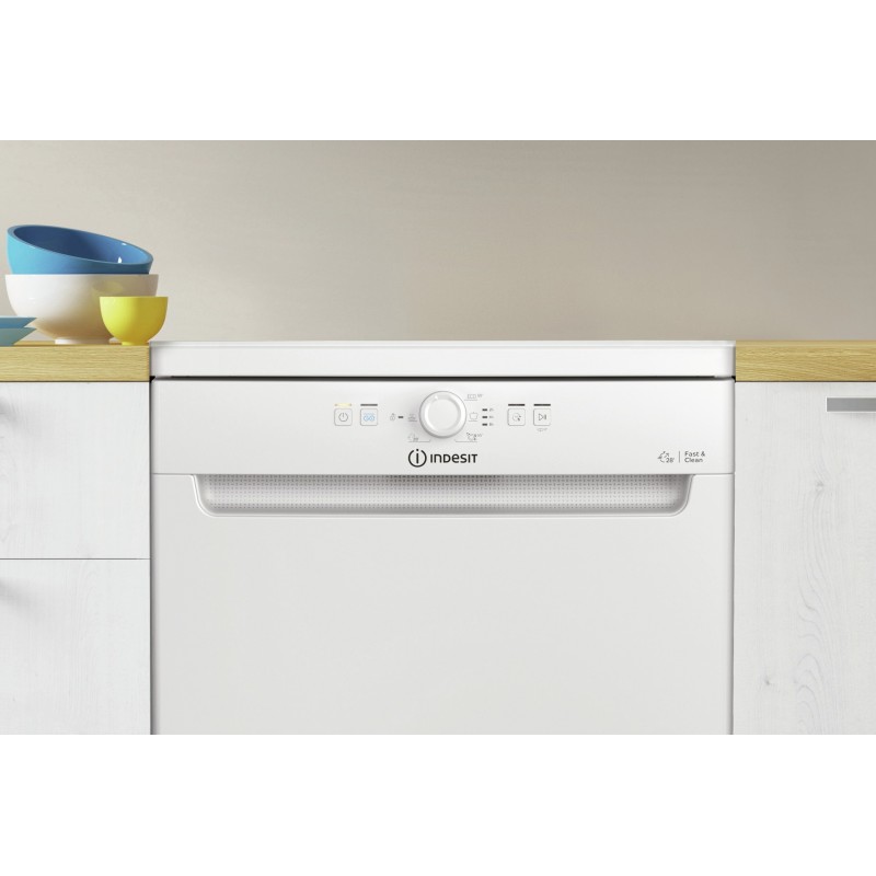 Indesit D2F HK26 Independiente 14 cubiertos E