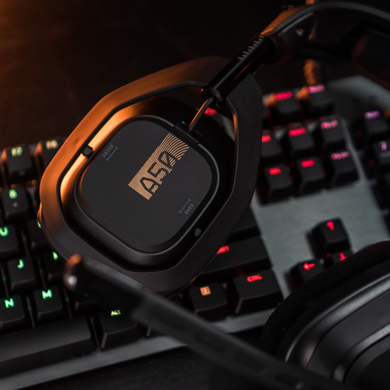 ASTRO Gaming A50 + Base Station Kopfhörer Kabellos Kopfband Schwarz, Gold