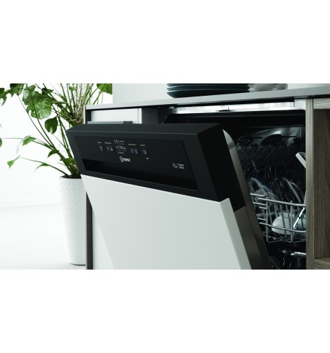 Indesit I3B L634 B A scomparsa parziale 14 coperti D