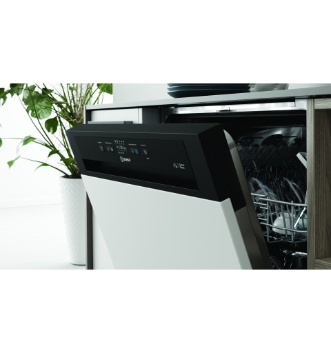 Indesit I3B L634 B Semi built-in 14 place settings D
